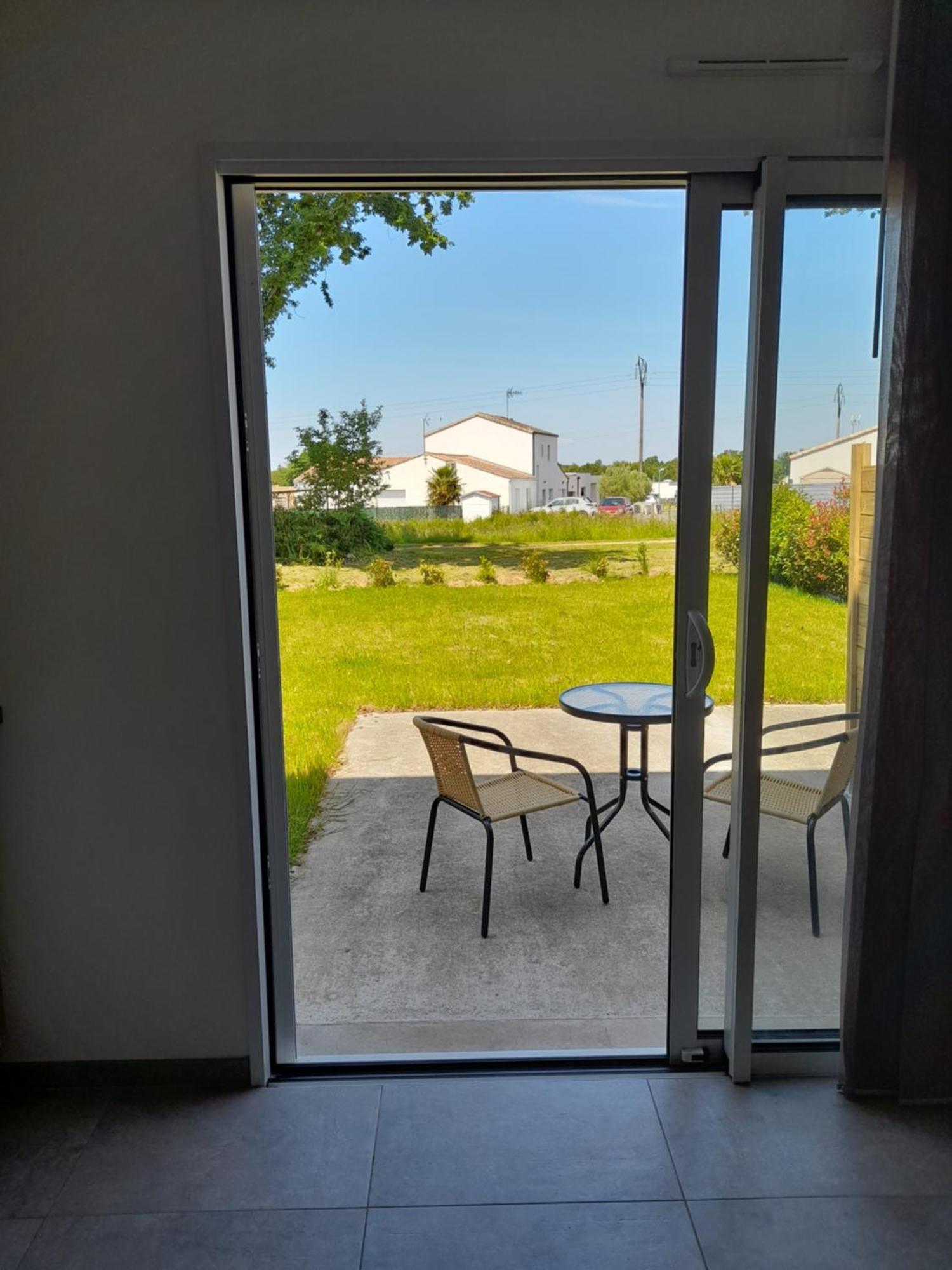 Studio Lumineux Avec Terrasse La Roche-sur-Yon Eksteriør billede