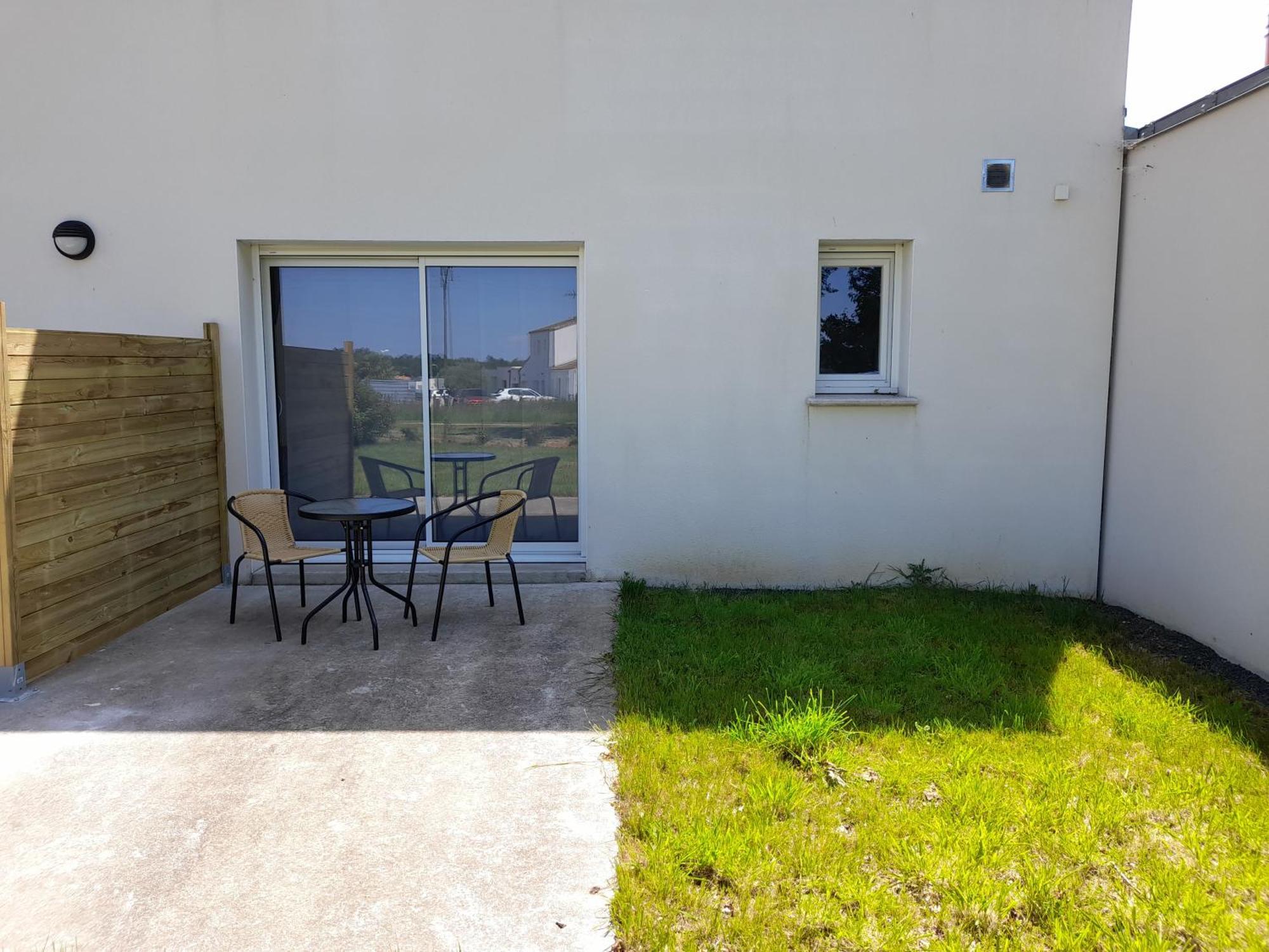 Studio Lumineux Avec Terrasse La Roche-sur-Yon Eksteriør billede